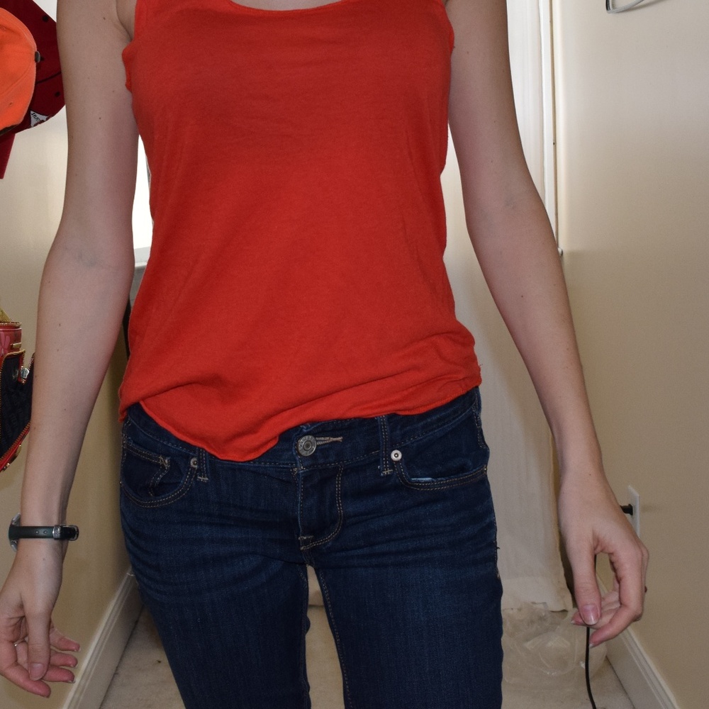 Red Tanktop - Picture 4 of 5